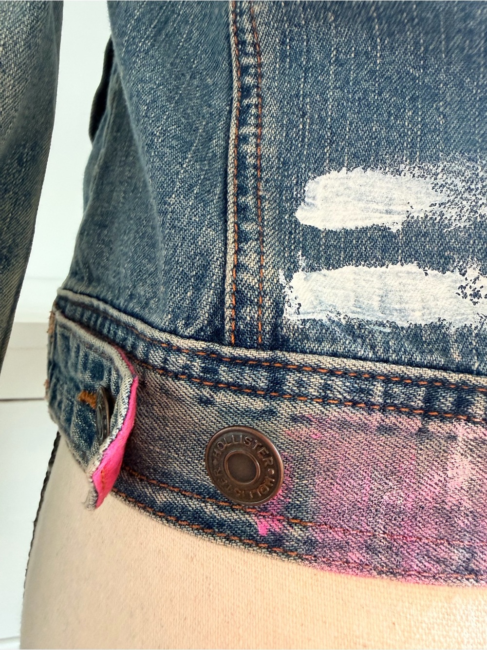Hollister - Upcycled Light Wash Denim Jacket - Picture 4 of 8